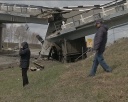 Грузовик врезался в опору моста