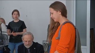 Отбор работ на молодежную выставку