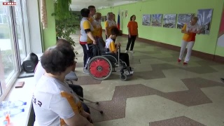 Особые спортсмены тренируются перед забегом «Дай пять!»