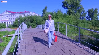Глава города проверил работы на пешеходном мосту 
